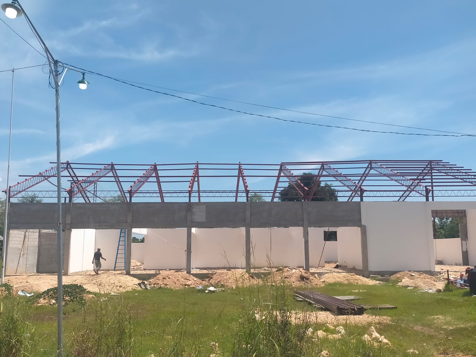 Belum Rampung Sudah Tuai Kritik, Kualitas Gedung Koperasi Merah Putih di Banyuates Sampang Disorot 6 IMG 20260514 WA0353
