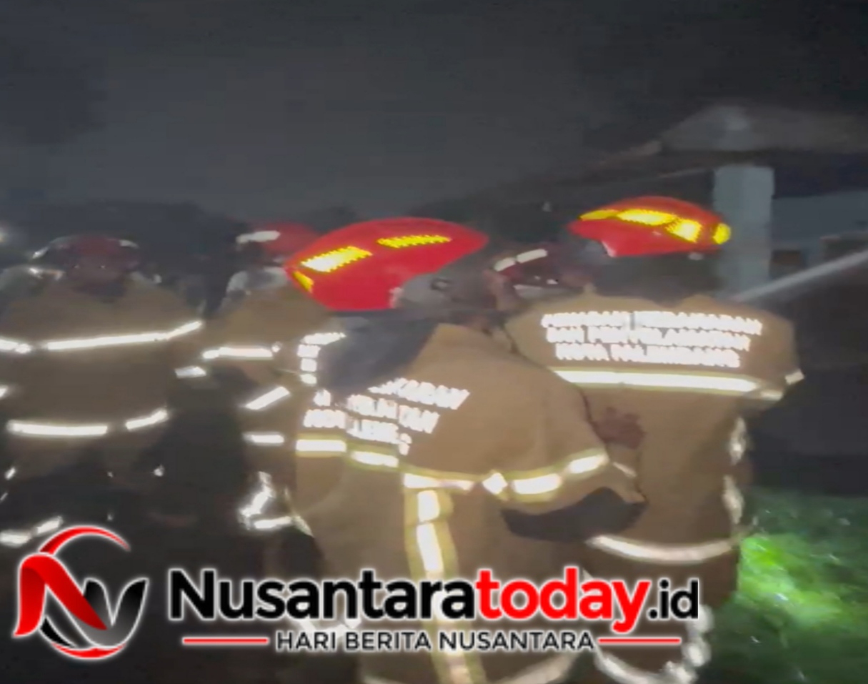 Aksi Cepat Tim Damkar Kertapati Taklukkan Si Jago Merah di Pemukiman Kemas Rindo 6 IMG 20260525 232544