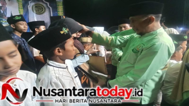 Tangis Haru Ustadz Ar Rahman Iringi Santunan Anak Yatim di Momentum Tahun Baru Islam