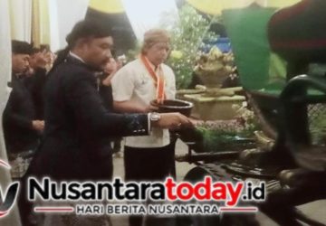 Malam Sakral Bulan Suro, Kereta Kencana Pemalang Diarak untuk Ritual Jamasan Pusaka