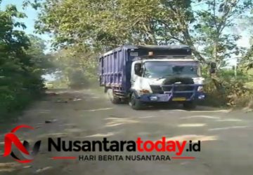 Teguran Polisi Memble, Truk Tronton Tebu Masih Bebas Gilas Jalan Kali Cinta Hingga Hancur Dan Berdebu