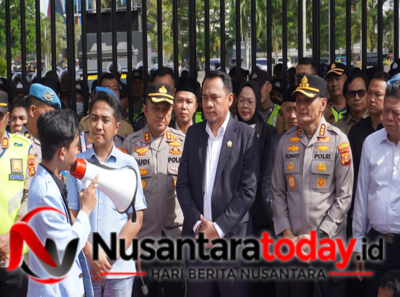 Kawal Hak Demokrasi, Polda Sumsel dan Polrestabes Palembang Amankan Aksi Mahasiswa UIN Raden Fatah Secara Humanis 6 IMG 20260615 164606