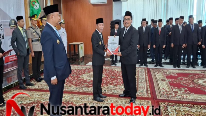 Lantik 12 Pejabat Eselon II, Bupati Ketapang Tegaskan ASN Adalah Pelayan Masyarakat