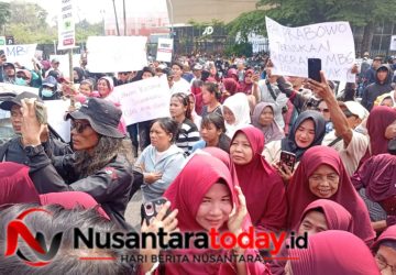 Massa Forum Masyarakat Sumsel Geruduk DPRD, Tuntut Keberlanjutan Program Makan Bergizi Gratis Bebas Korupsi