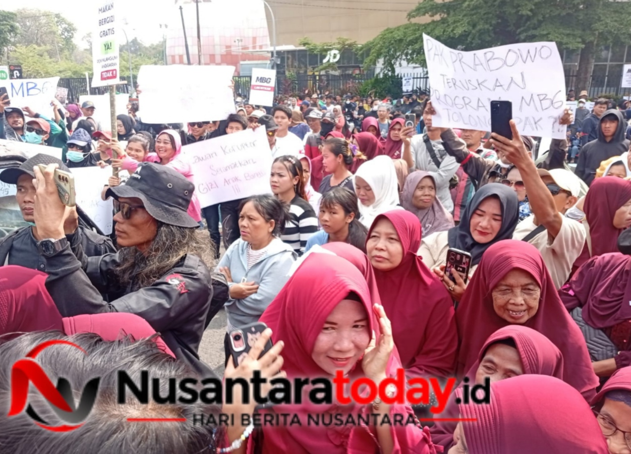 Massa Forum Masyarakat Sumsel Geruduk DPRD, Tuntut Keberlanjutan Program Makan Bergizi Gratis Bebas Korupsi 6 IMG 20260623 142441