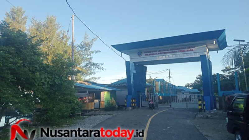 Pelabuhan Teluk Bara Buru Berhenti Beroperasi, Ekonomi Dua Provinsi Terhambat