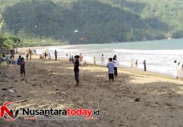 Larung Syukur di Pantai Perawan: Petik Laut Suro Sido Asri Meriah, Kades Ingatkan Keselamatan Nelayan