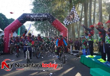 Pangdivif 2 Kostrad Lepas Ratusan Peserta Fun Bike HUT ke-60 Brigif 18
