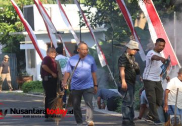 Tradisi Jumat Bersih, Kasatpol PP Banyuwangi Turun Tangan Bikin Kantor Asri dan Nyaman 10 Tradisi Jumat Bersih, Kasatpol PP Banyuwangi Turun Tangan Bikin Kantor Asri dan Nyaman