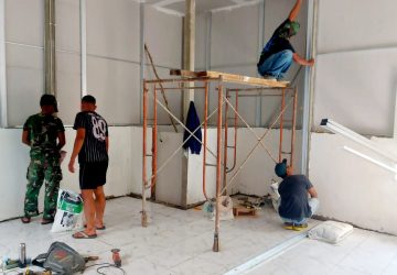 Satgas TMMD Ke-129 Kodim 0418/Palembang Terus Kebut Rehab RTLH Milik Ibu Sriyanti