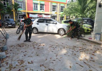Satgas TMMD Ke-129 Kodim 0418/Palembang Jaga Kebersihan Poskotis Demi Kelancaran Pelaksanaan TMMD