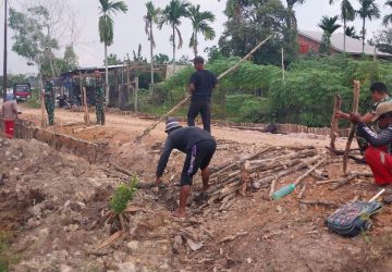 Pacu Konektivitas Warga, Satgas TMMD 129 Kodim Palembang Geber Pembangunan Jalan Talang Jambe