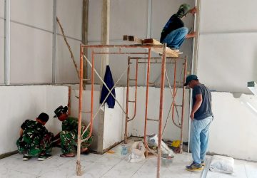 Satgas TMMD Ke-129 Kodim 0418/Palembang Terus Kebut Rehab RTLH Milik Ibu Sriyanti