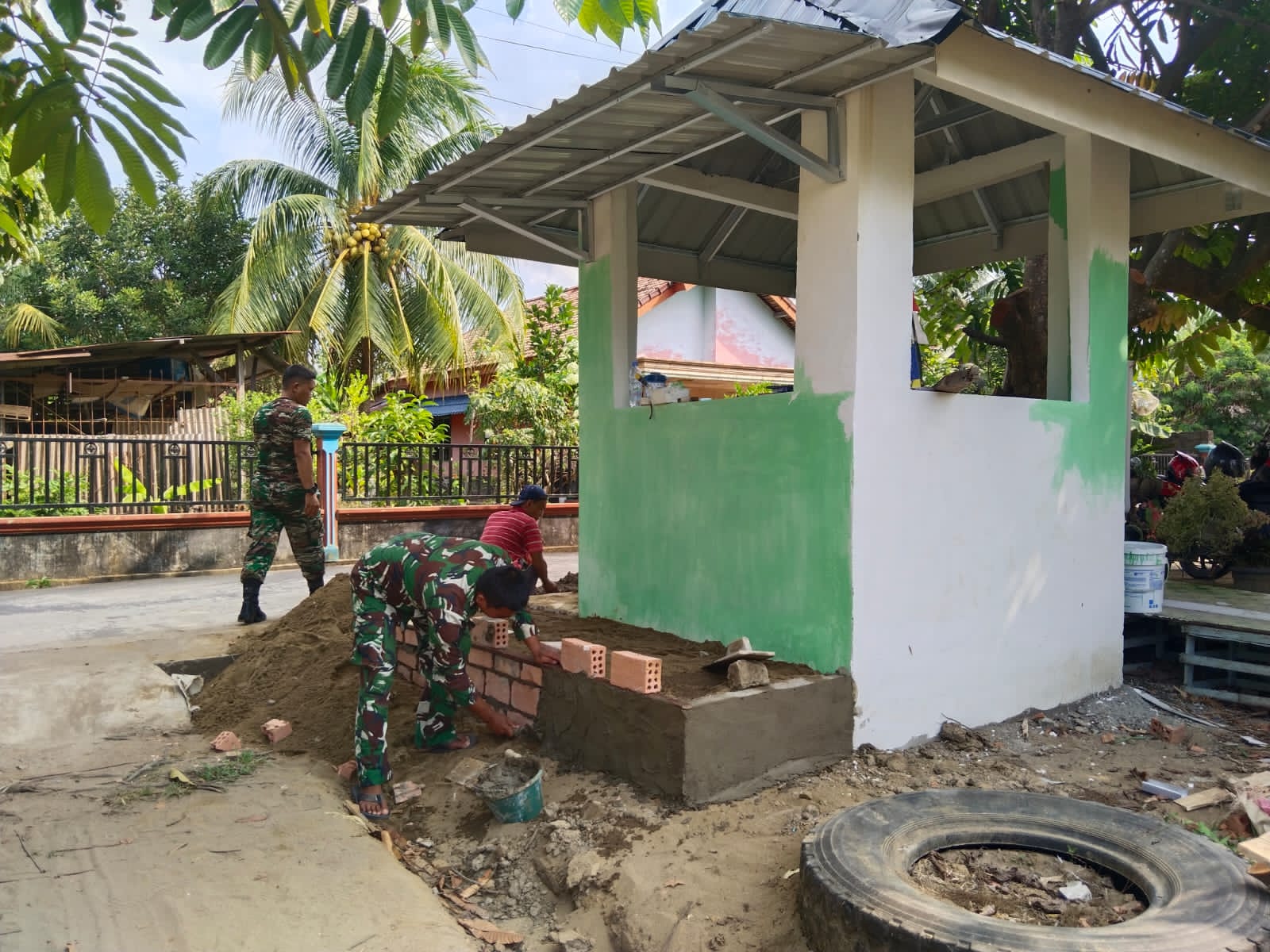 Satgas TMMD Ke-129 Kodim 0418/Palembang Lanjutkan Pembangunan Poskamling di Hari Ke-21 6 IMG 20260805 WA0237