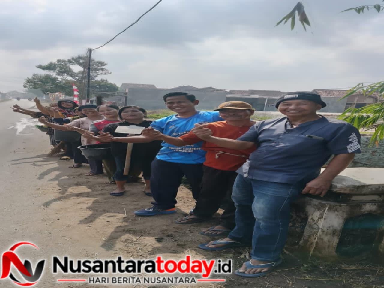 Komandoi Gotong Royong, Kades Fajar Baru Ajak Warga Sukseskan Program Desa Helau 6 IMG 20260806 WA0016