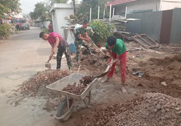 Hari ke-22 TMMD ke-129 Kodim 0418/Palembang: Satgas Kebut Finishing Mushola Baiturrahman
