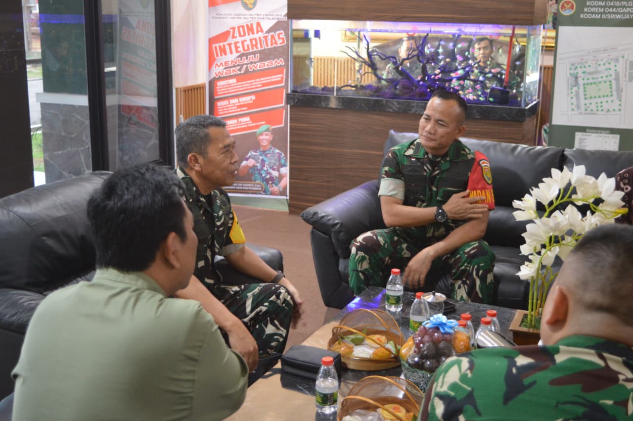 Sinergi Nyata Kemanunggalan: Wadan Satgas TMMD Ke-129 Kodim 0418/Palembang Sambut Kunjungan Tim Wasev 6 IMG 20260806 WA0314