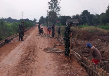 Percepat Akses Warga, Satgas TMMD 129 Kodim Palembang Pacu Pembangunan Jalan