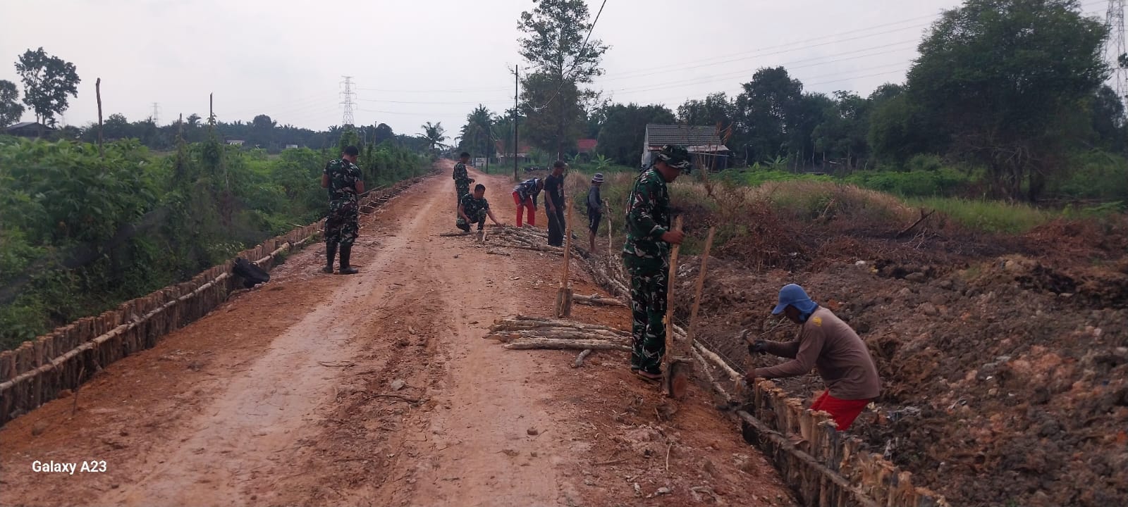 Percepat Akses Warga, Satgas TMMD 129 Kodim Palembang Pacu Pembangunan Jalan 6 IMG 20260808 WA0081