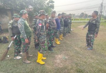 Jelang Penutupan TMMD ke-129, Satgas Bersama Anggota Kodim 0418/Palembang Bersihkan Area Kegiatan