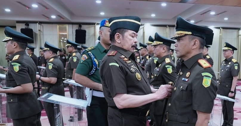 Taufan Zakaria Resmi Jadi Kajati Lampung, Jaksa Agung Minta Penegakan Hukum Tanpa Kegaduhan 6 IMG 20260812 WA04352