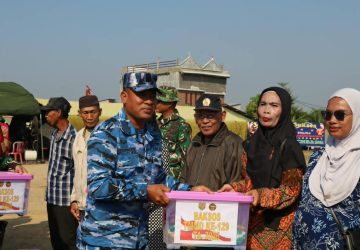 Bukan Sekadar Infrastruktur, Penutupan TMMD ke-129 Palembang Diwarnai Pembagian Bantuan Bagi Warga
