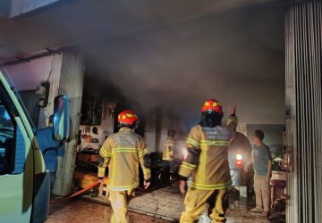 Dua Pintu Ruko Alat Teknik di Palembang Terbakar, Tidak Ada Korban Jiwa