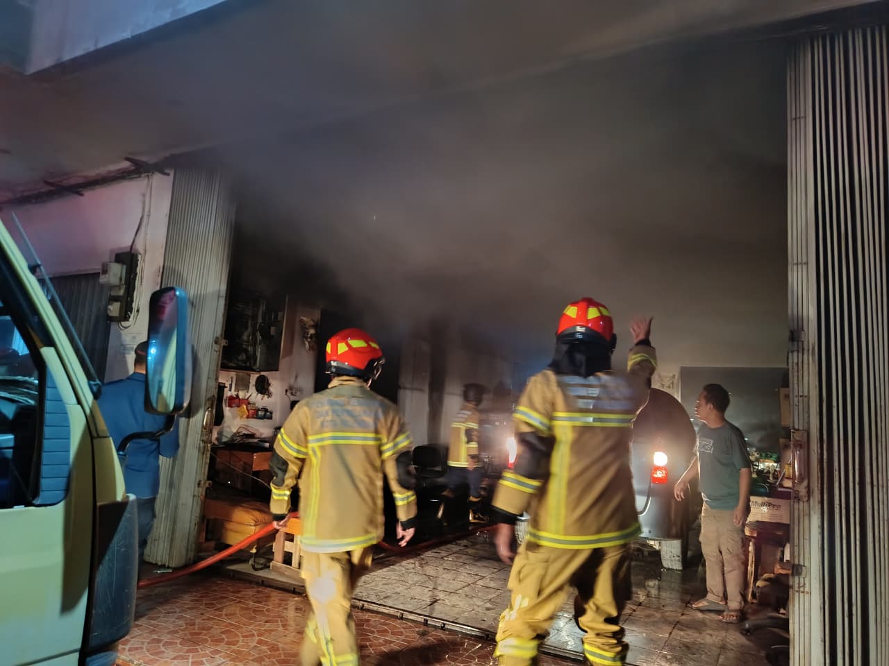 Dua Pintu Ruko Alat Teknik di Palembang Terbakar, Tidak Ada Korban Jiwa 6 IMG 20260816 WA0423