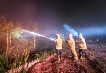 Lahan Dekat Pemukiman Mutiara Land Palembang Terbakar Malam Ini, Penyebab Api Masih Diselidiki