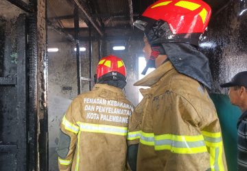 Kebakaran Hanguskan Ruko Toko M. Yamin di Seberang Ulu, Asal Api Masih Diselidiki