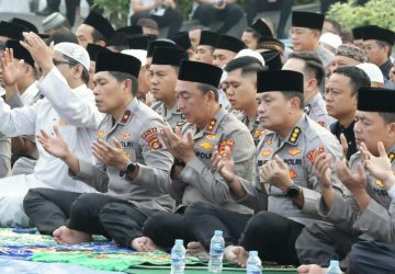 Polda Sumsel Padukan Ikhtiar Spiritual dan Kepedulian Sosial di Tengah Ancaman Karhutla