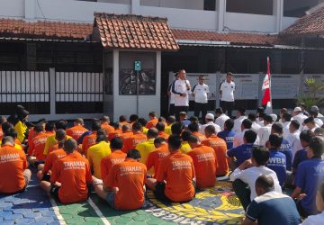 Karutan Pemalang Berikan Pengarahan Kepada WBP Dorong Komitmen dan Kedisiplinan Menjadi Pribadi Lebih Baik