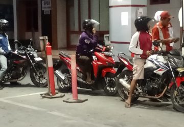 Warga Keluhkan Motor Bertangki Modifikasi Bolak balik Ngangsu BBM Bersubsidi di SPBU Bojongbata Pemalang