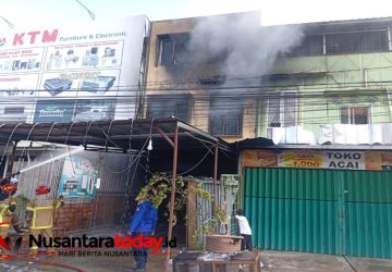 Ruko Tiga Lantai di Seberang Ulu I Ludes Terbakar, Diduga Akibat Korsleting Listrik