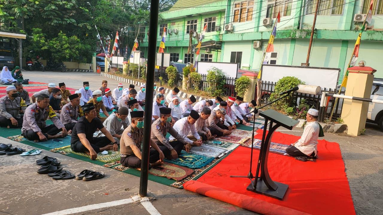 Polsek SU II Gelar Shalat Istisqa, Ikhtiar Atasi Kemarau dan Karhutla di Palembang 6 IMG 20260901 WA0077