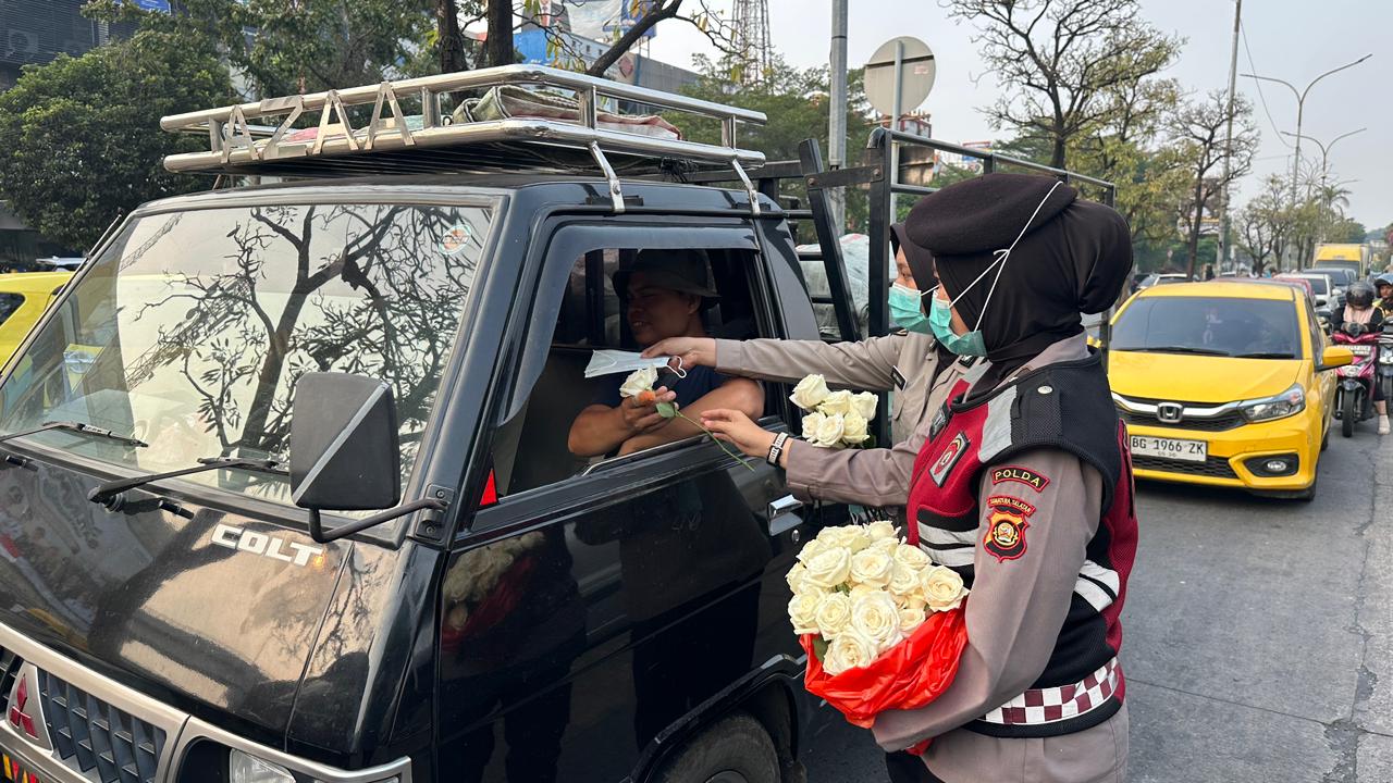 Sambut Hari Jadi ke-78, Polwan Polda Sumsel Gelar Aksi Humanis untuk Masyarakat 6 IMG 20260902 WA0033