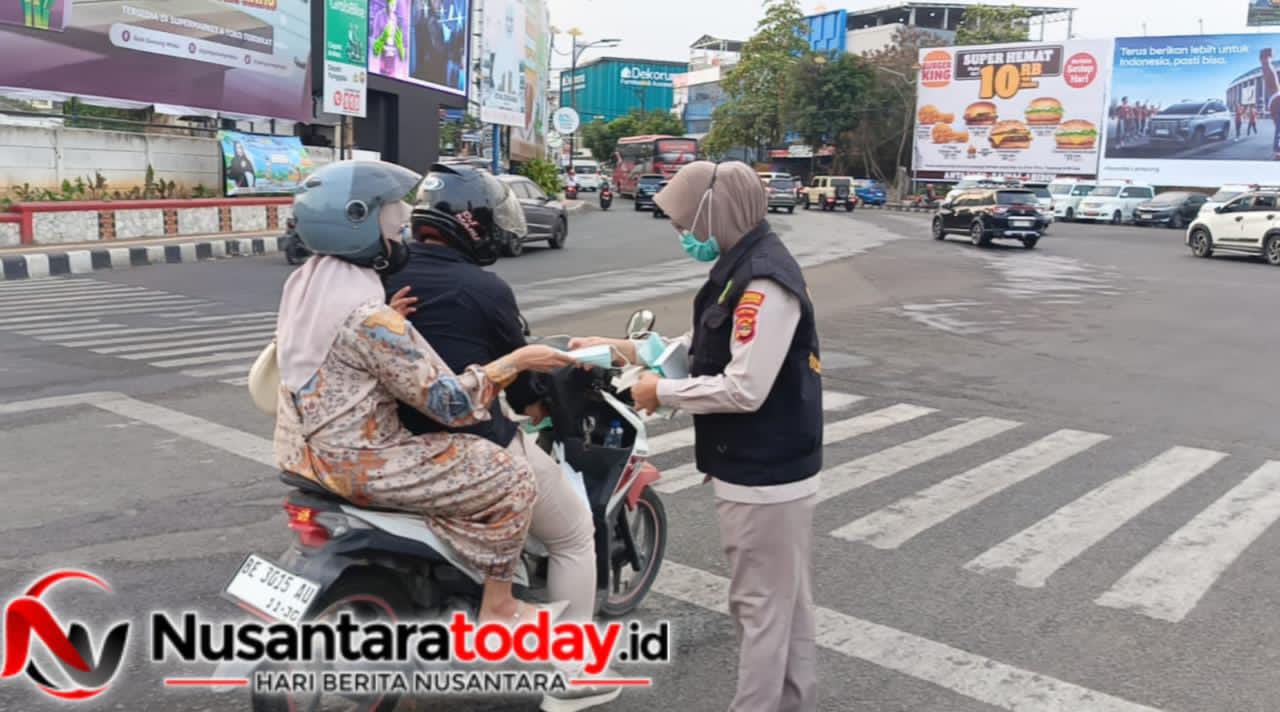 Polisi Bagikan 500 Masker di Tugu Adipura 6 IMG 20260907 WA0030