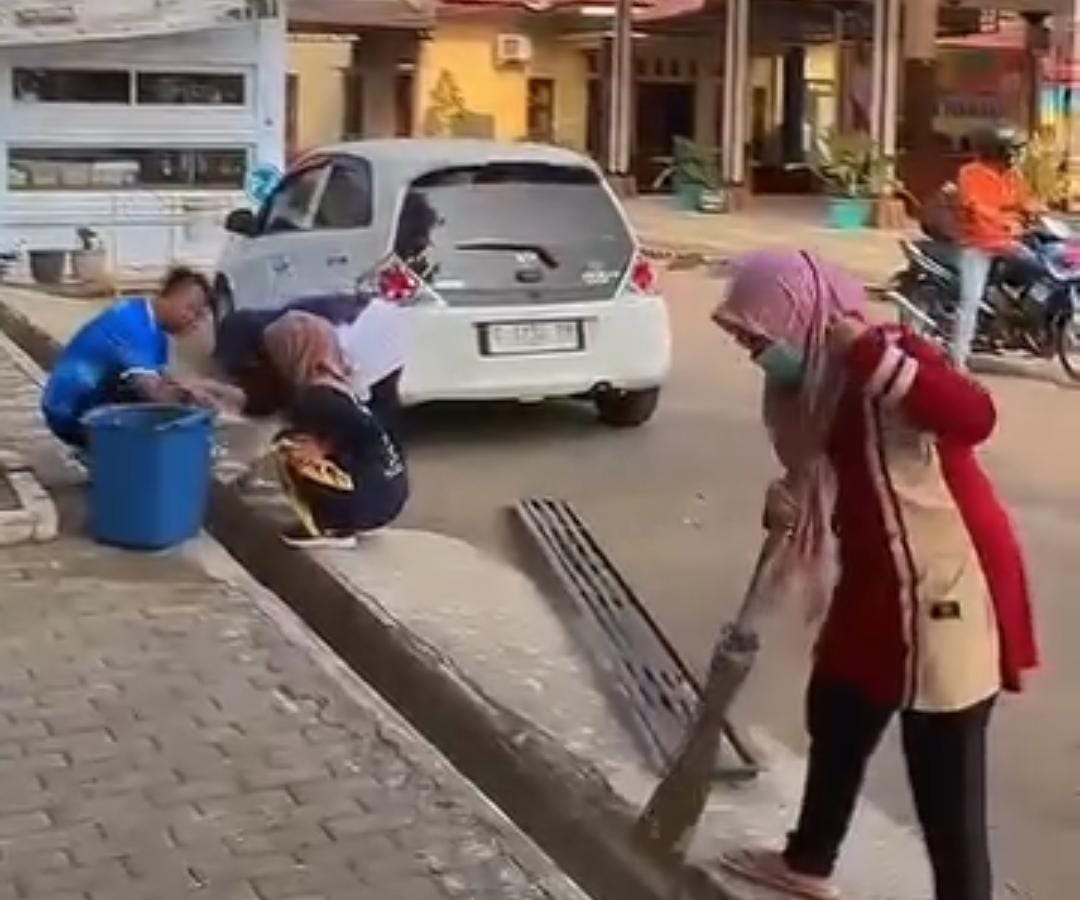 Jumat Bersih, Kecamatan Pemalang Perkuat Budaya Gotong Royong dan Kepedulian Lingkungan 6 IMG 20260911 WA0095
