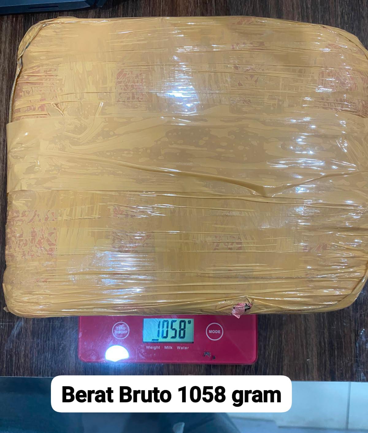 Polda Lampung Ungkap Peredaran Ganja 1 Kilogram, Tiga Pria Diamankan 6 IMG 20260917 WA0308