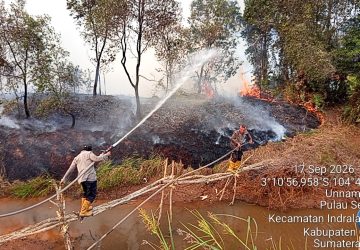 Hadapi Lahan Semi Gambut, Tim Gabungan Gunakan Formula X-Fire di Sungai Rambutan
