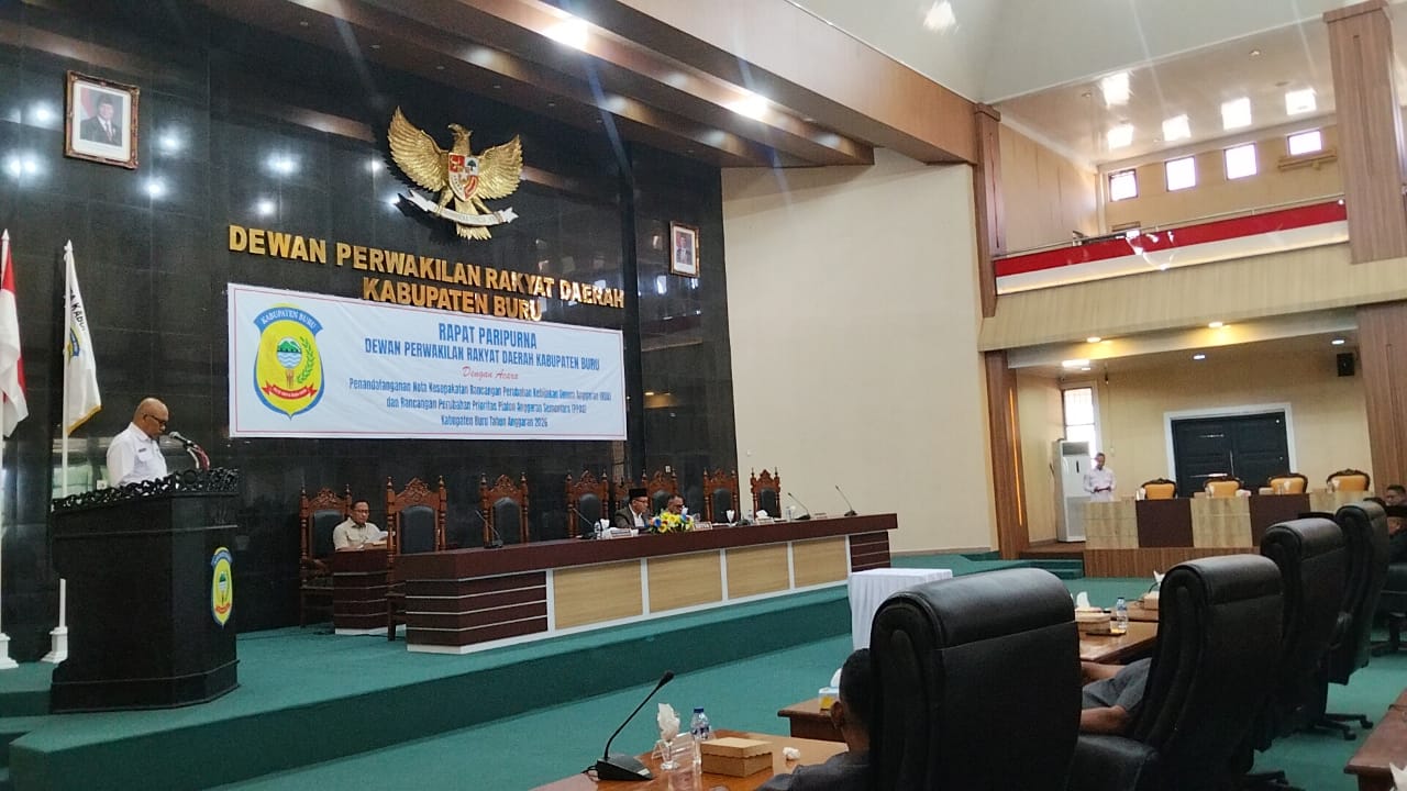 DPRD dan Pemkab Buru Sahkan Nota Kesepakatan Perubahan KUA-PPAS TA 2026 6 IMG 20260924 WA02261