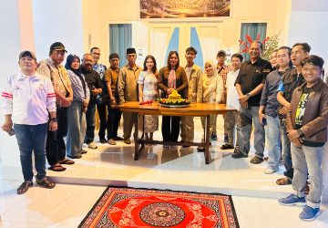 ​7 Tahun Barometer99: Dimeriahkan Udin Pulgas, Yuli Lesmana Tekankan Pentingnya Kebersamaan Insan Pers