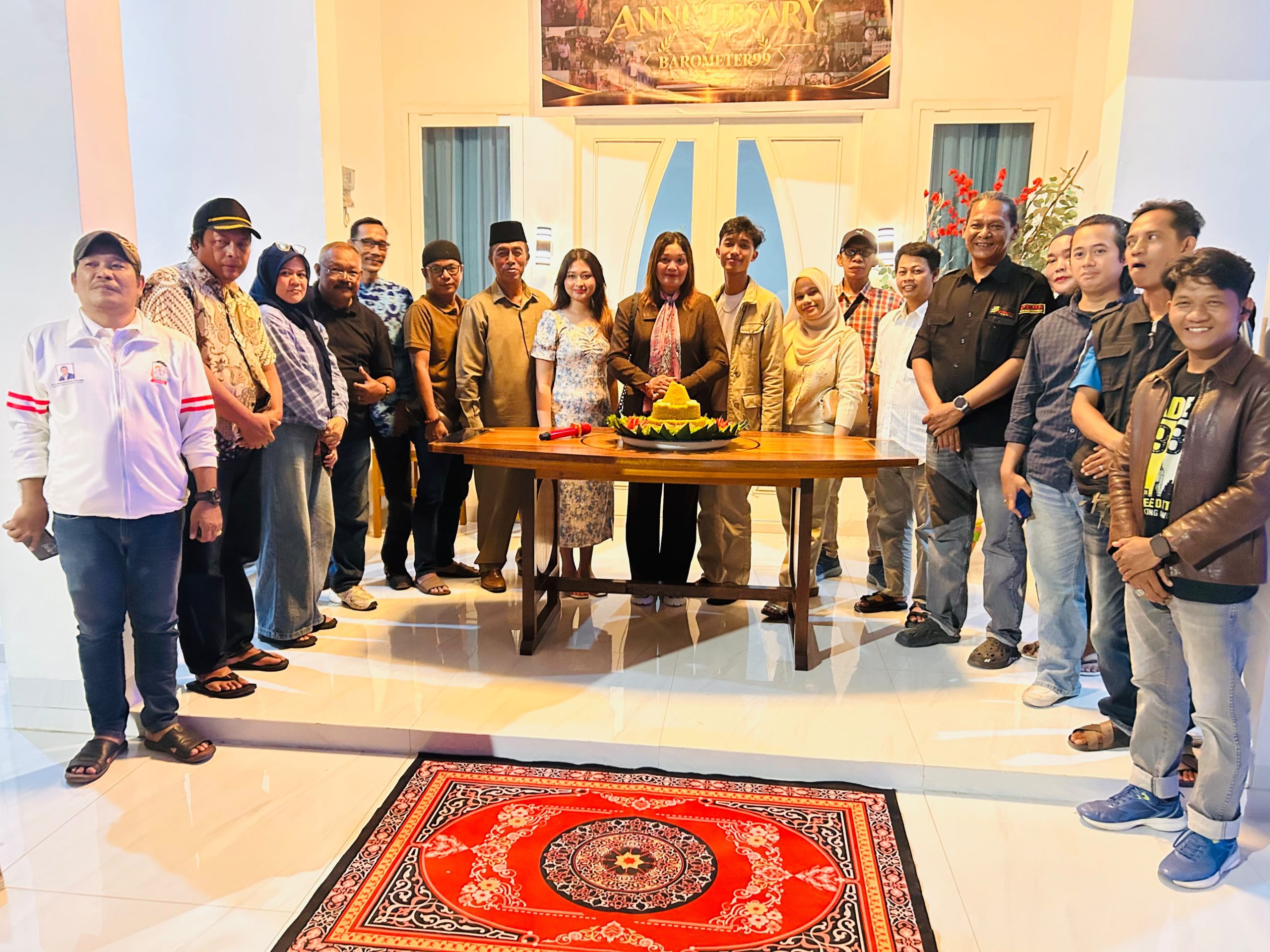 7 Tahun Barometer99: Dimeriahkan Udin Pulgas, Yuli Lesmana Tekankan Pentingnya Kebersamaan Insan Pers 6 IMG 20260926 WA0210 scaled