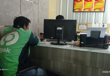 Antar Makanan Tak Sampai 5 Menit, Motor Ojol Ditinggal Apes Cuma Sisa Helm di RS Bunda Palembang 10 Antar Makanan Tak Sampai 5 Menit, Motor Ojol Ditinggal Apes Cuma Sisa Helm di RS Bunda Palembang
