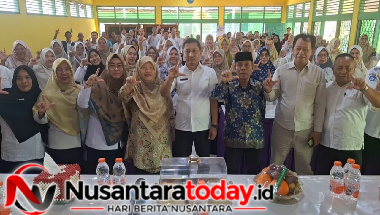 Isak Tangis Warnai Pisah Sambut SMAN 4 Kotabumi, 3 Guru Jadi Kepsek 6 IMG 20260916 180456