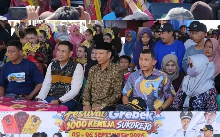 Camat Ulujami Hadiri dan Semarakkan Festival Grebeg 1000 Kemeja Sukorejo 11 Camat Ulujami Hadiri dan Semarakkan Festival Grebeg 1000 Kemeja Sukorejo