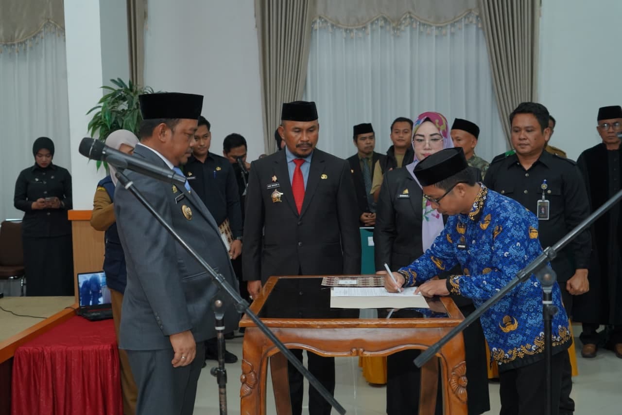 Malam Hari di Rujab, Bupati Luwu Kukuhkan 127 Pejabat: Penataan OPD, Bukan Promosi 6 IMG 20261012 WA0299