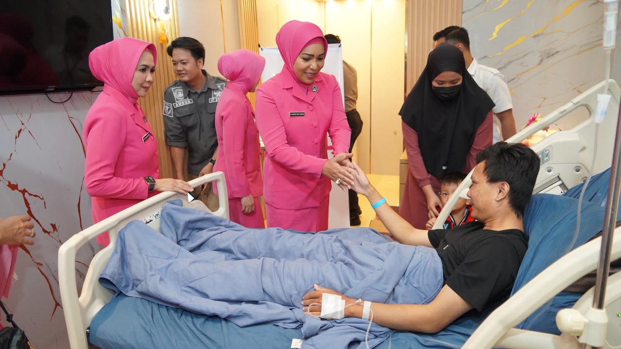 Bhayangkari Sumsel Salurkan Dukungan Moril bagi Korban Insiden di RS Bhayangkara Palembang 6 IMG 20261014 WA0565