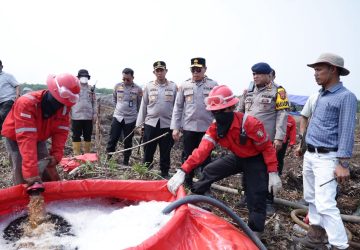 Kapolda Sumsel Tinjau Langsung Penanganan Karhutla di OKI, Pastikan Upaya Pemadaman Berjalan Optimal