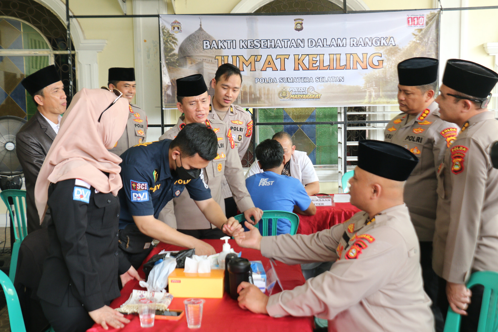 Wakapolda Sumsel Gelar Safari Jumat dan Bakti Kesehatan Gratis di Masjid Al-Falah 6 IMG 20261023 WA0250